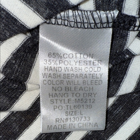 UMGEE Striped Black and White Women's Top - Picture 9 of 10